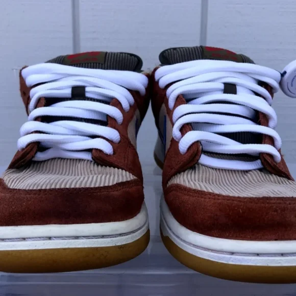 Nike SB Dunk Low Pro Corduroy - Size 8